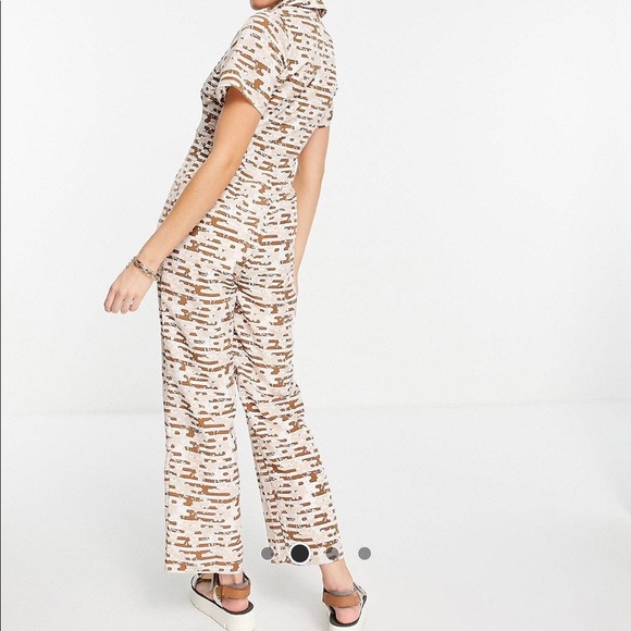 Fashion Union button through jumpsuit. 70s style w/ flattering waist pleating. - Picture 4 of 6